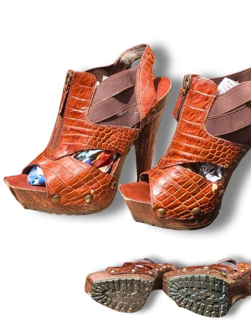 Vintage-Style Brown Crocodile Texture Chunky Heel Sandals - Size 5.5